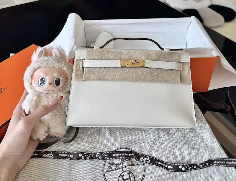 White Replica Hermes Kelly 22cm Styled with Pop Mart Collectible Figure