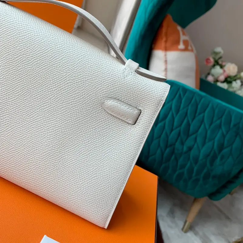 Close-up of Epsom Leather Texture on Replica Hermes Kelly 22cm Bag