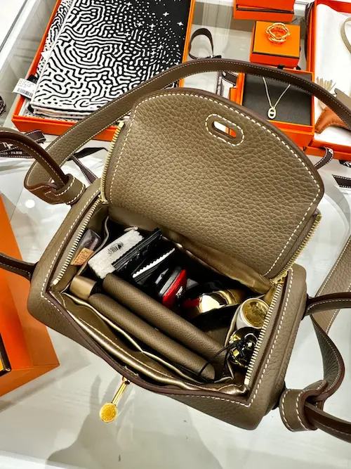 Replica Lindy 19 interior capacity holding sunglasses, wallet and daily essentials