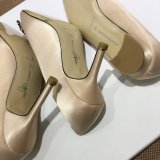 Top Manolo Blahnik HANGISI Satin Jewel Buckle Pumps