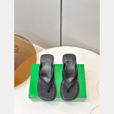 BOTTEGA VENETA Sampieri Thong logo-embossed leather-trimmed rubber sandals