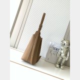 Medium Bilbao bucket in soft calfskin and suede