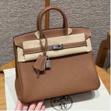 Best replica Hermes gold Replica Handbag Store 25 with pristine silver hardware on the front clasp