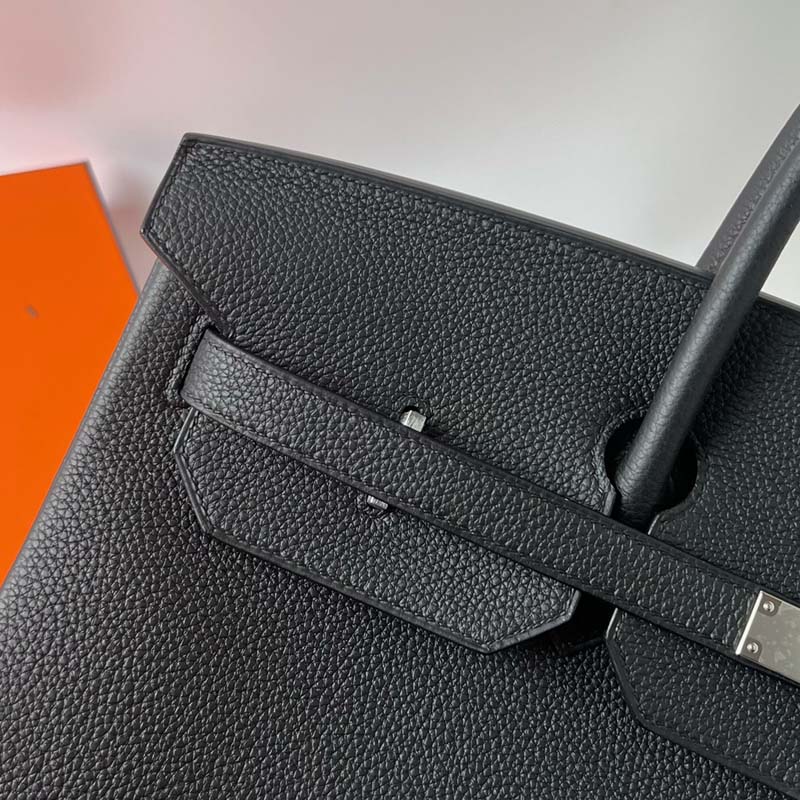 Close-up of Hermes Replica Handbag Store 40cm front flap stitching and leather grain texture