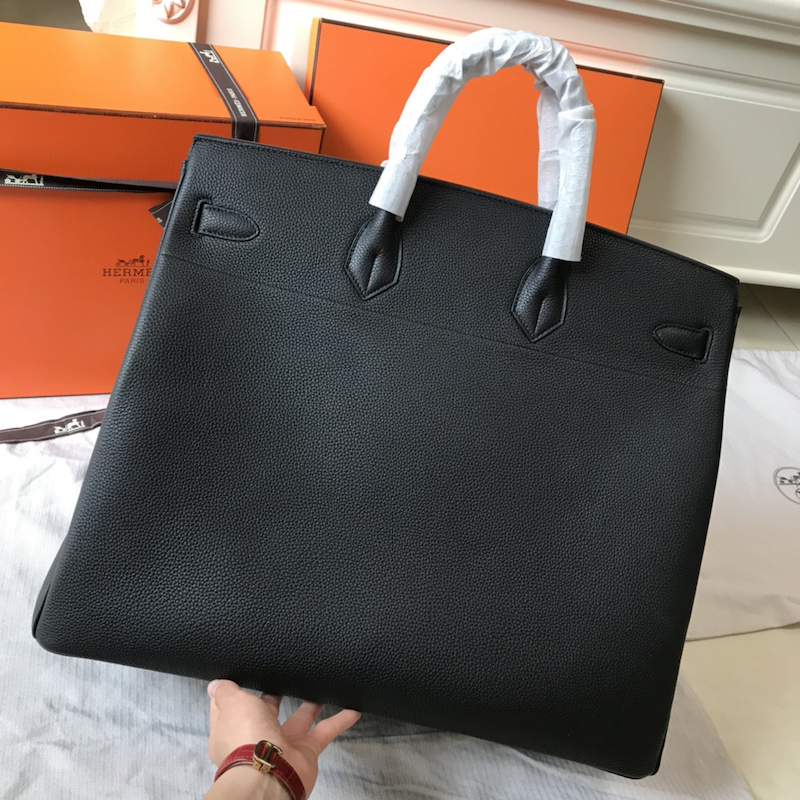 Close-up of black replica Replica Handbag Store 50cm handle stitching and sangles attachment
