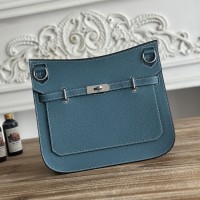 Replica Hermes Jypsiere 28 Bag in Blue Jean Togo leather with crossbody design.