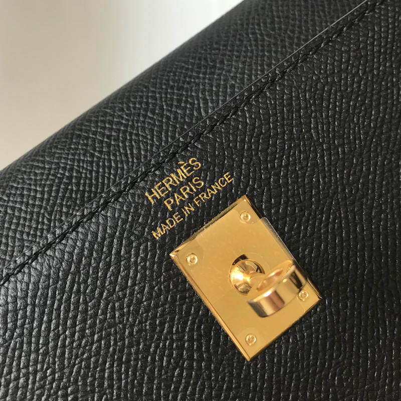 Close-up Hermes Logo Stamp on Replica Kelly 25cm Black Epsom Bag