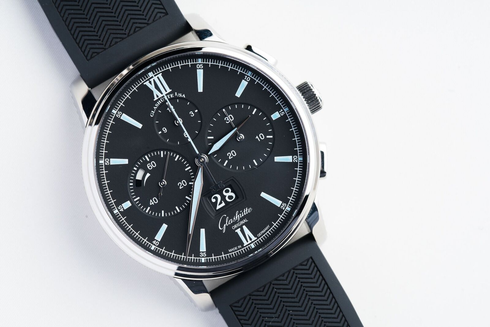 Watch of the Week: Glashütte Original Senator Chronograph Panorama Date